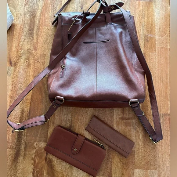 FOSSIL Backpack, Wallet, and Eyeglass Case - Picture 2 of 5